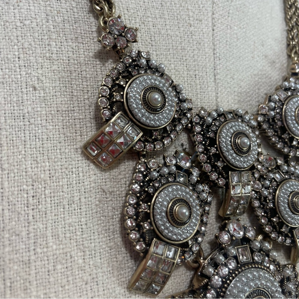 NWT Banana Republic Bib Necklace - Picture 8 of 9